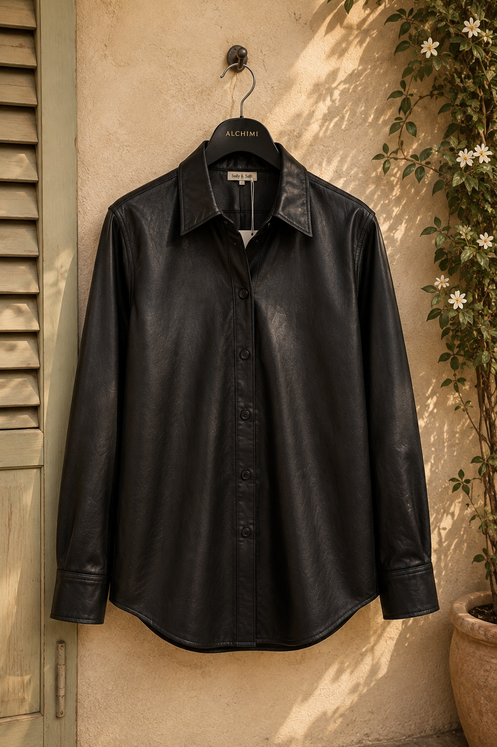 Chemise Mila – effet cuir noire 🖤